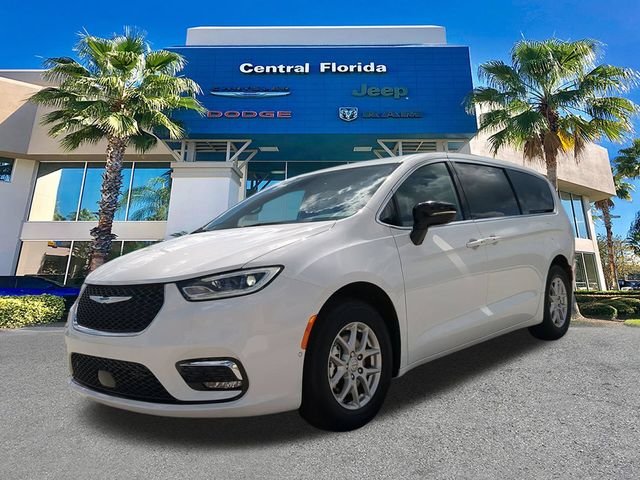 New 2026 Bright White Clear-Coat Exterior Paint Chrysler Select image 9