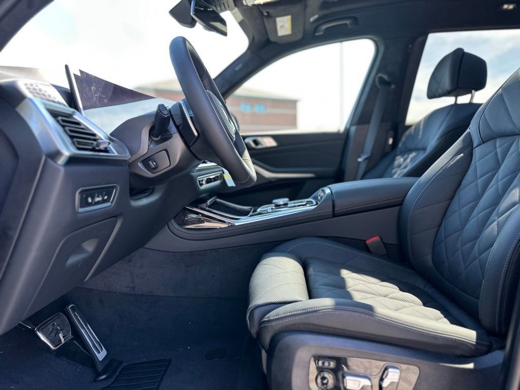 New 2027 Black Sapphire Metallic BMW xDrive40i image 14