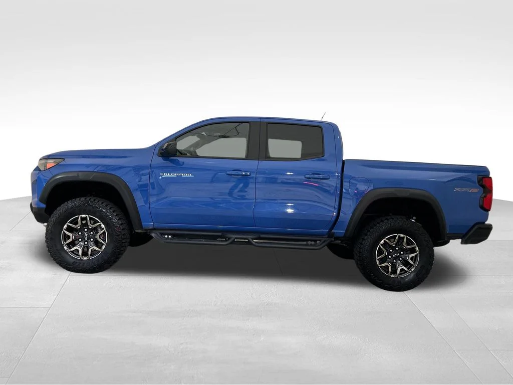 Used 2025 Blue Chevrolet ZR2 image 2