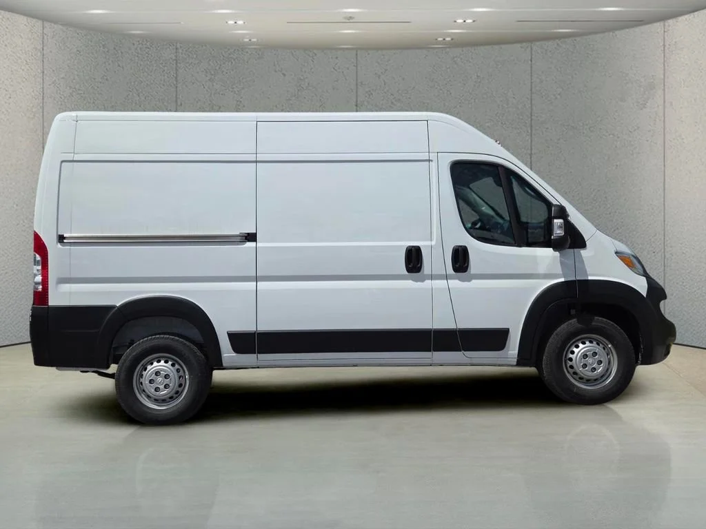 New 2026 Bright White Clear-Coat Exterior Paint RAM Tradesman image 3