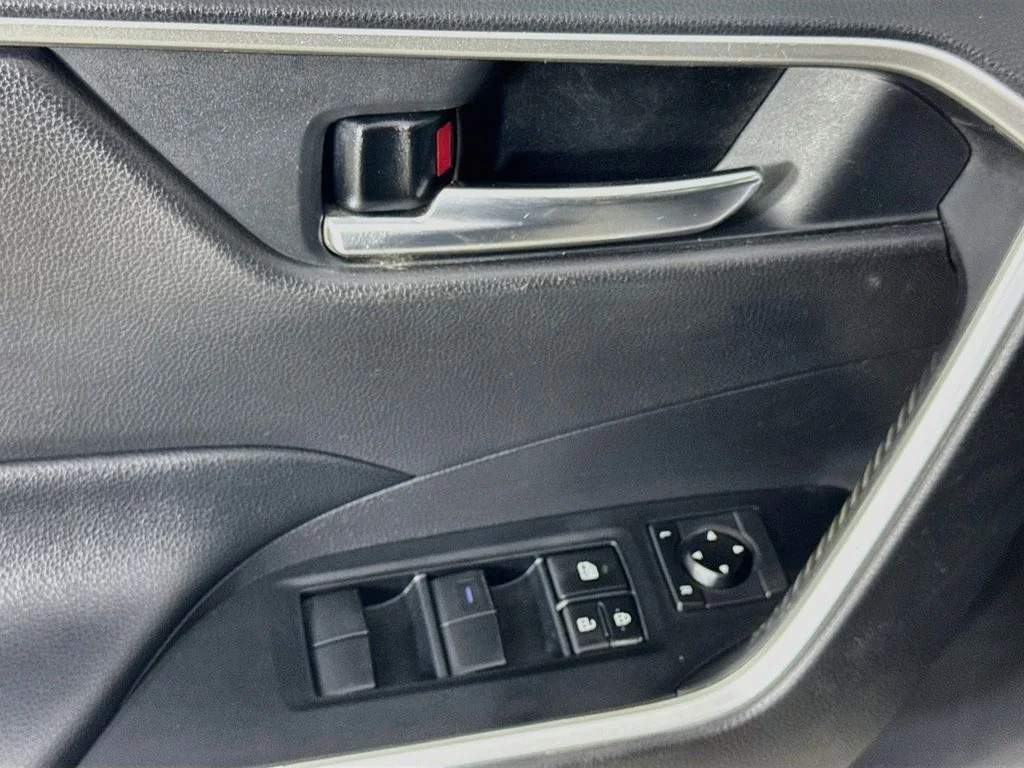Used 2020 Gray Toyota XLE image 21