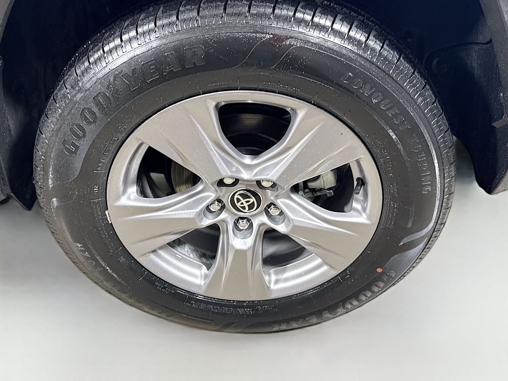 Used 2025 Silver Sky Metallic Toyota Hybrid XLE image 9