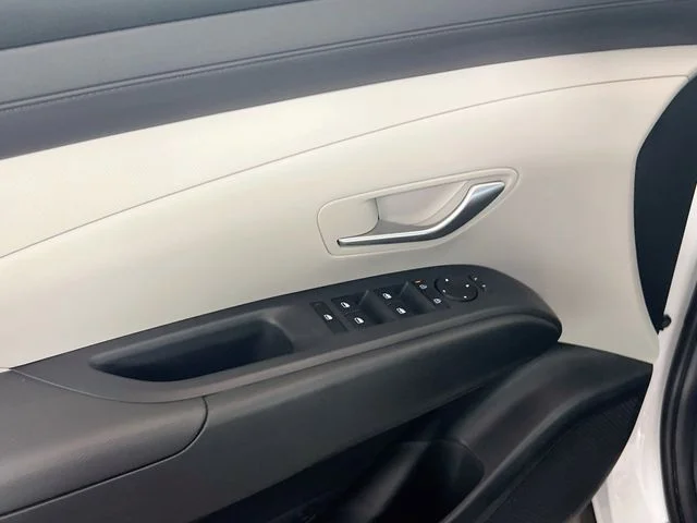 Used 2026 White Pearl Hyundai SEL image 15