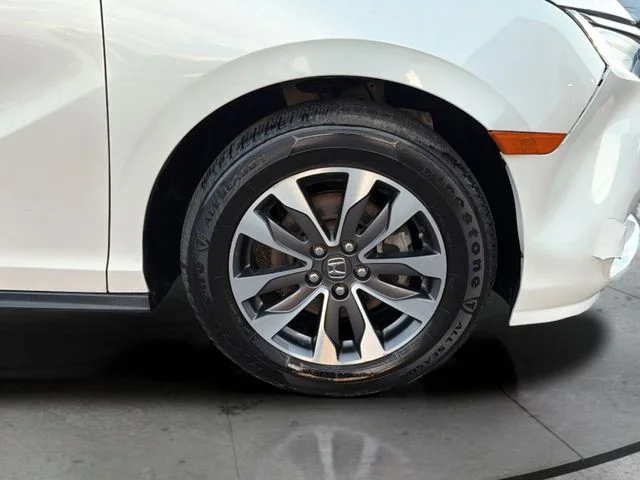 Used 2023  Honda EX-L image 31