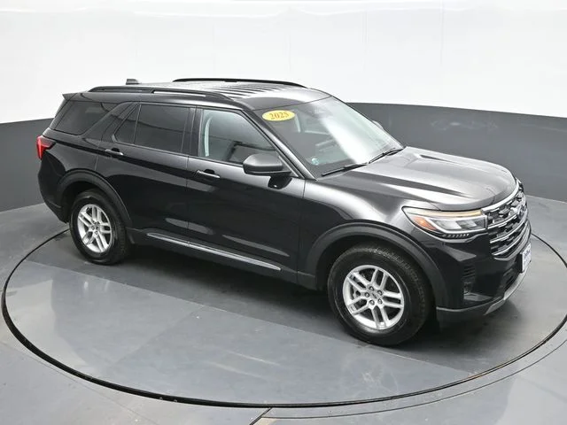 Used 2025 Black Ford Active image 15