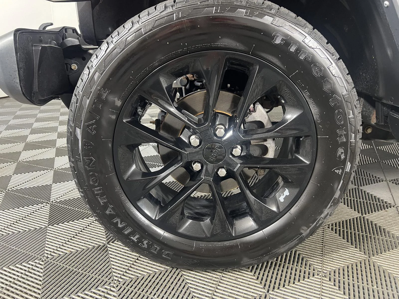 Used 2021 Granite Crystal Metallic Clearcoat Jeep Unlimited Sahara image 15