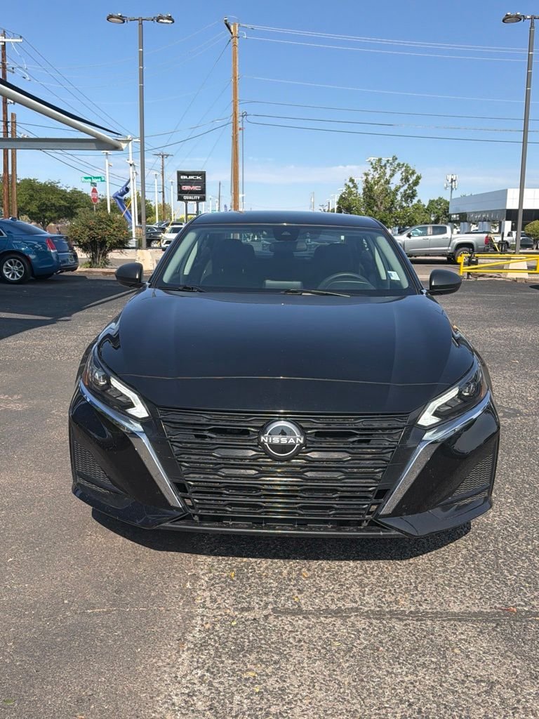 Used 2025 Black Nissan 2.5 SV image 1
