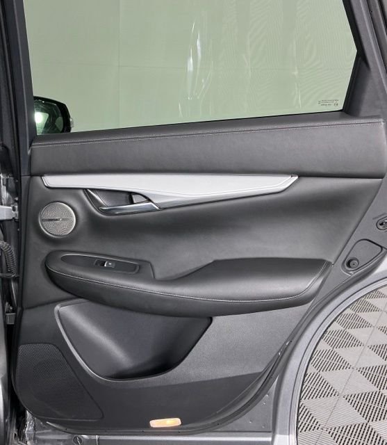 Used 2019 Gray INFINITI ESSENTIAL image 26