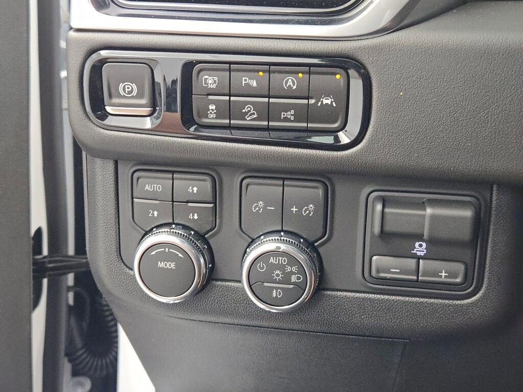 New 2026 Summit White GMC Elevation image 32