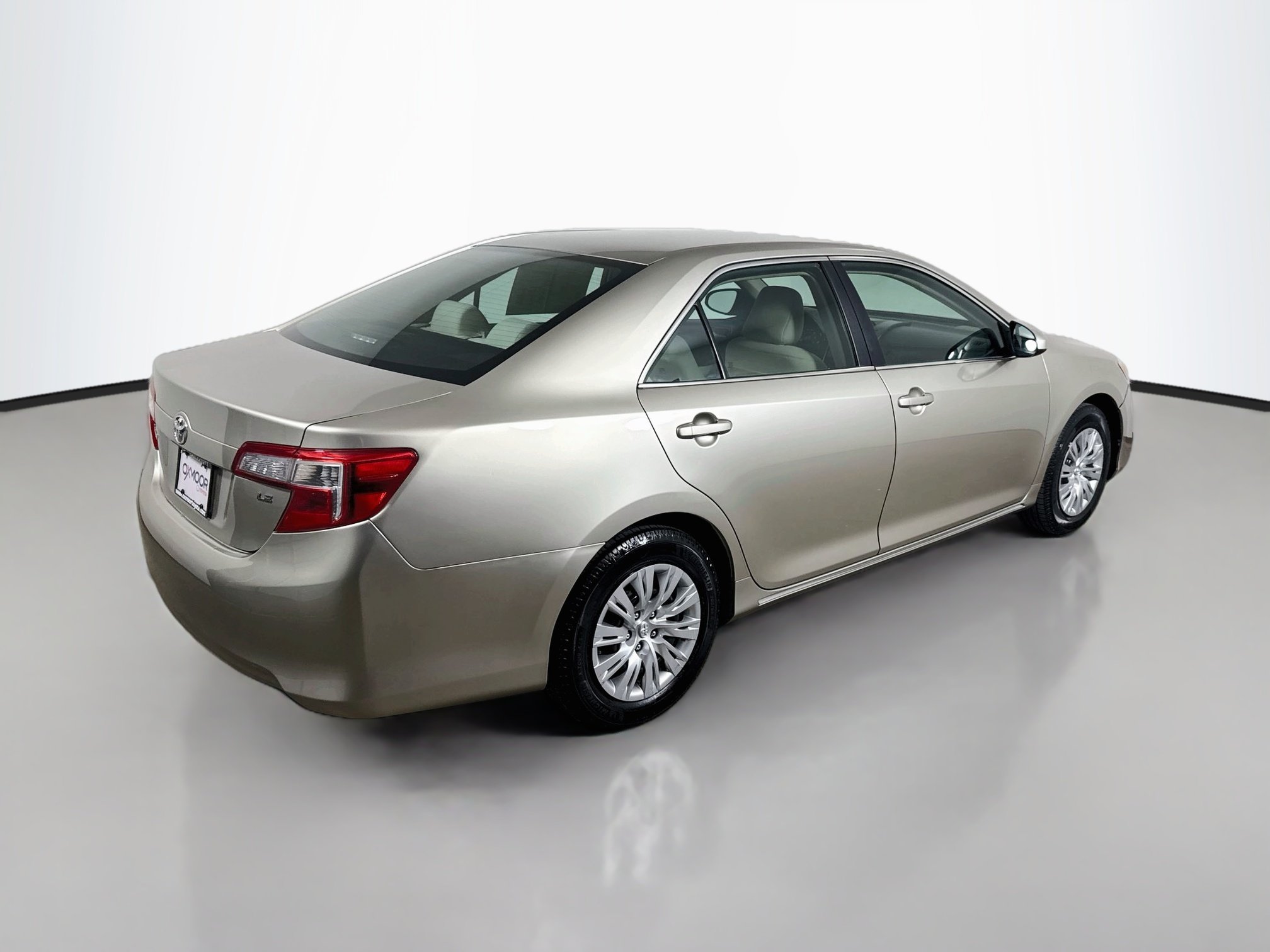Used 2014 Creme Brulee Mica Toyota LE image 7