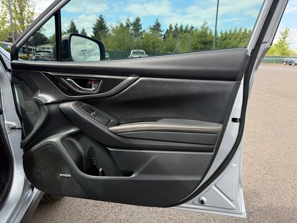 Used 2018 Ice Silver Metallic Subaru 2.0i Limited image 26
