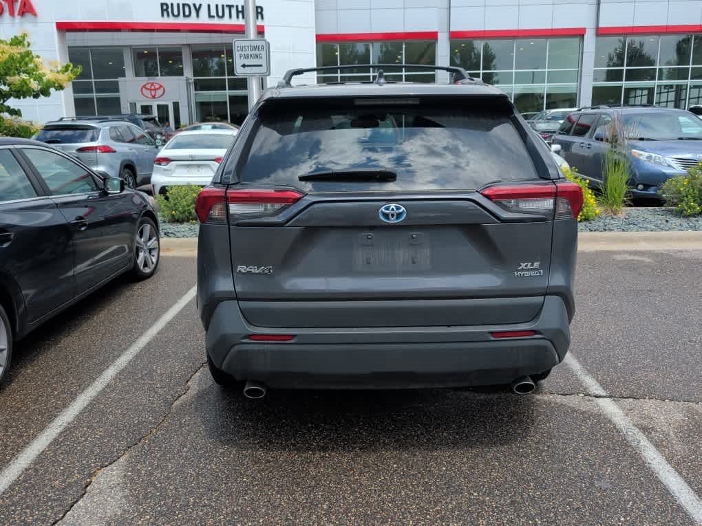 Used 2022 Magnetic Gray Metallic Toyota Hybrid XLE image 4