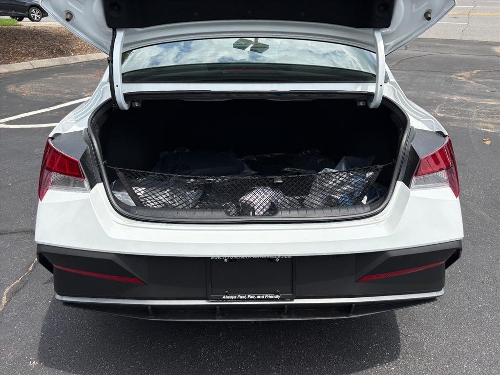 New 2026 Serenity White Pearl Hyundai SEL Sport image 29