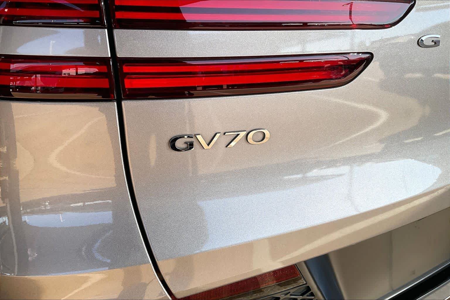 Used 2022 Savile Silver Genesis 2.5T image 8