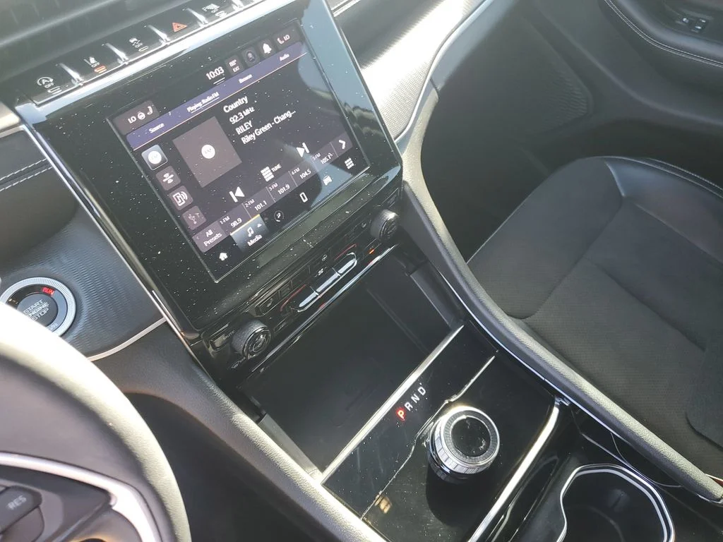 Used 2023 Gray Jeep Altitude X image 18