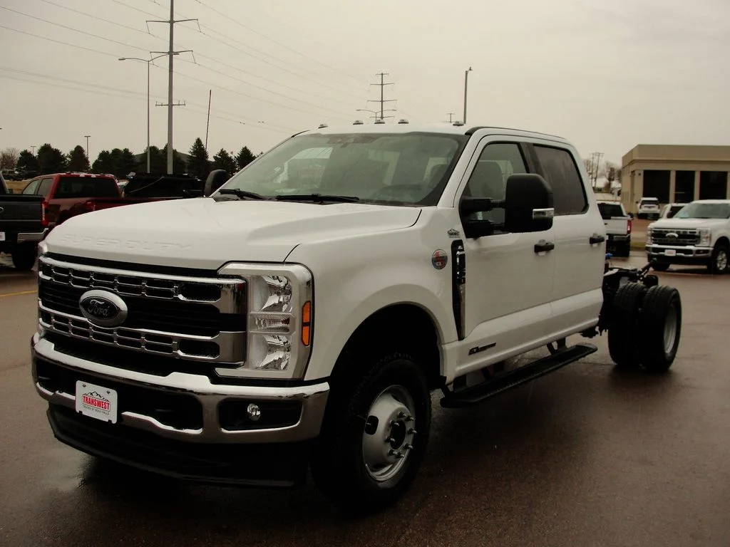 2026 Ford F-350 XL 4x4 Crew Cab 179-In DRW's photo
