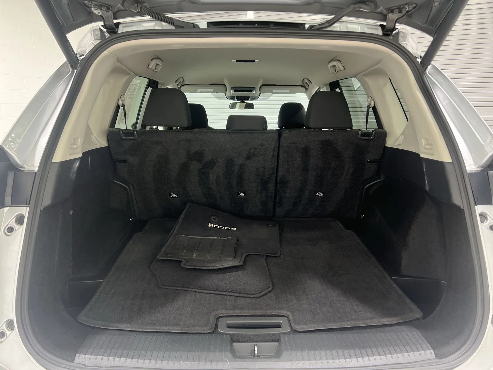 Used 2025 Silver Nissan SV image 22