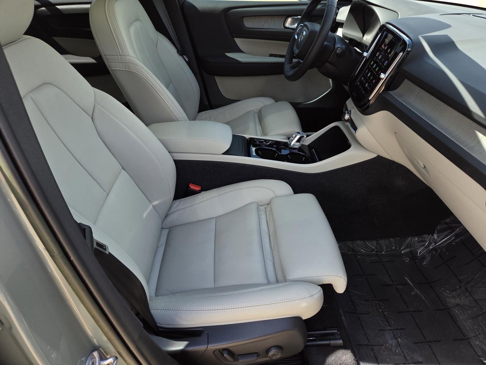 Used 2023 Sage Green Metallic Volvo Plus Bright Theme image 41