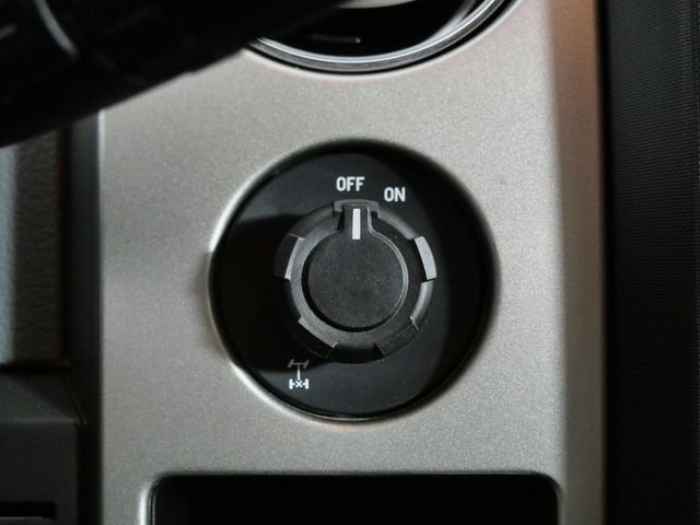 Used 2013 Silver Ford XLT image 24