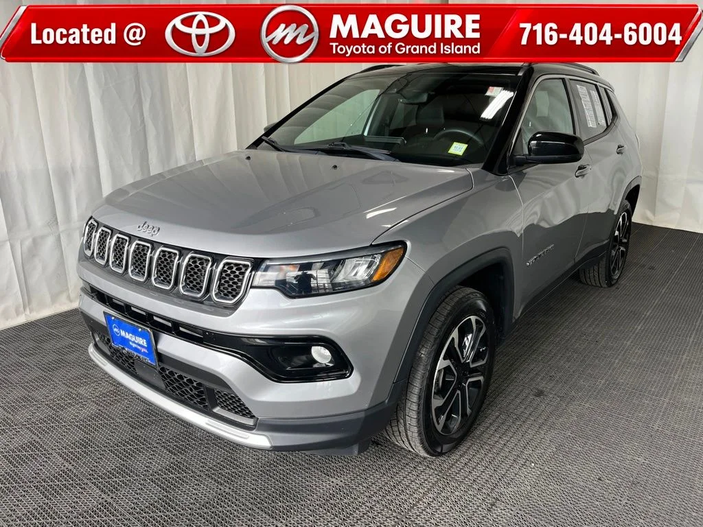 Used 2023 Silver Jeep Limited image 1