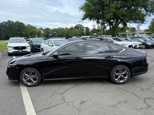 Used 2023  Honda EX image 9