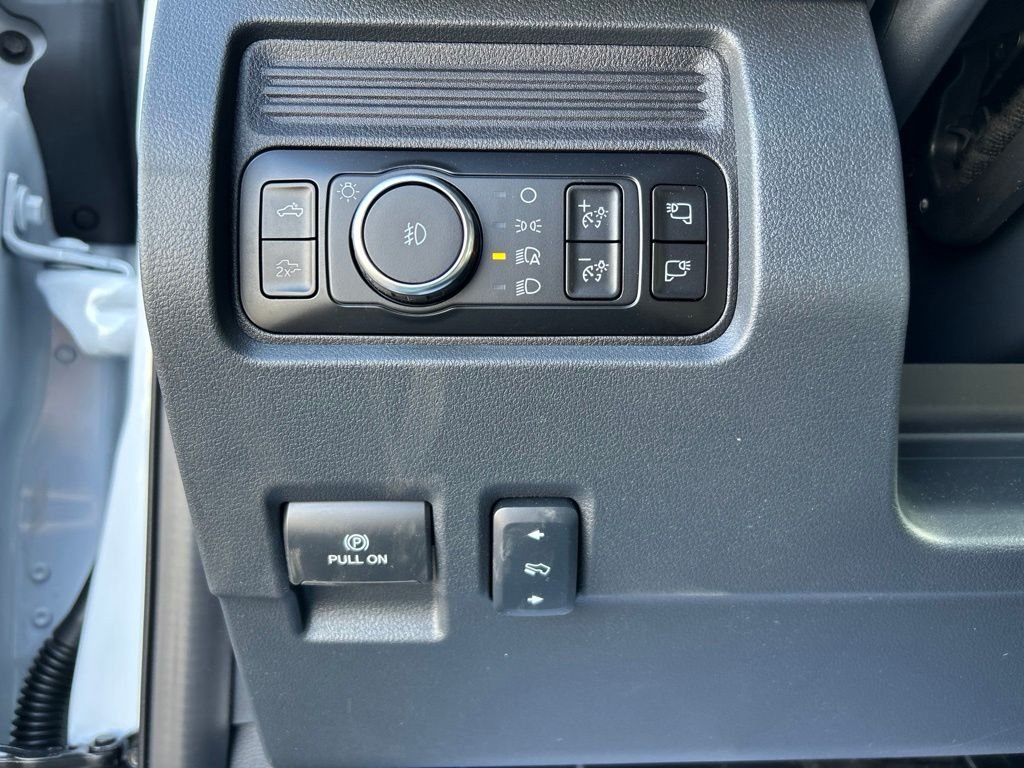 New 2026 Oxford White Ford Lariat image 22