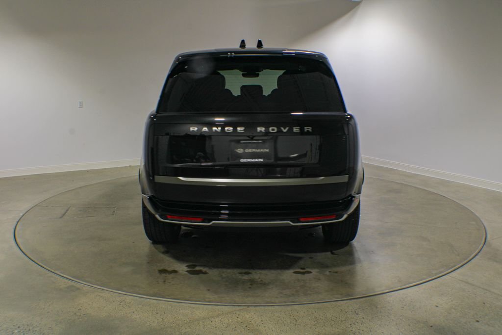Used 2024 Santorini Black Metallic Land Rover SE image 5