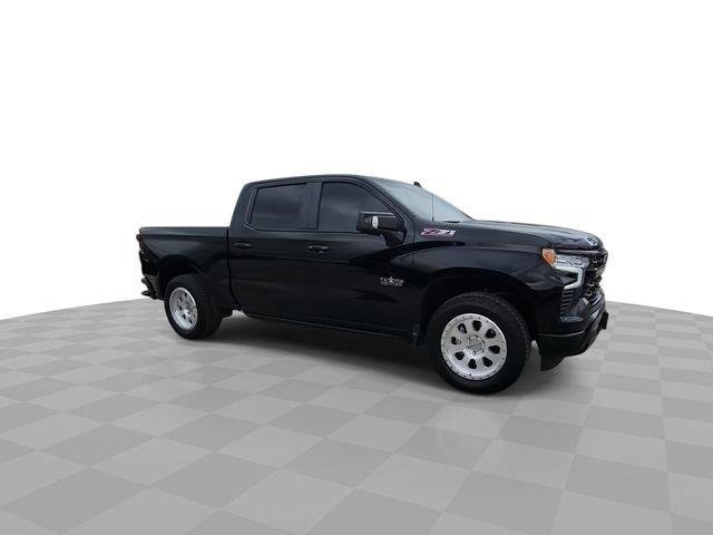 Used 2025 Black Chevrolet RST image 2