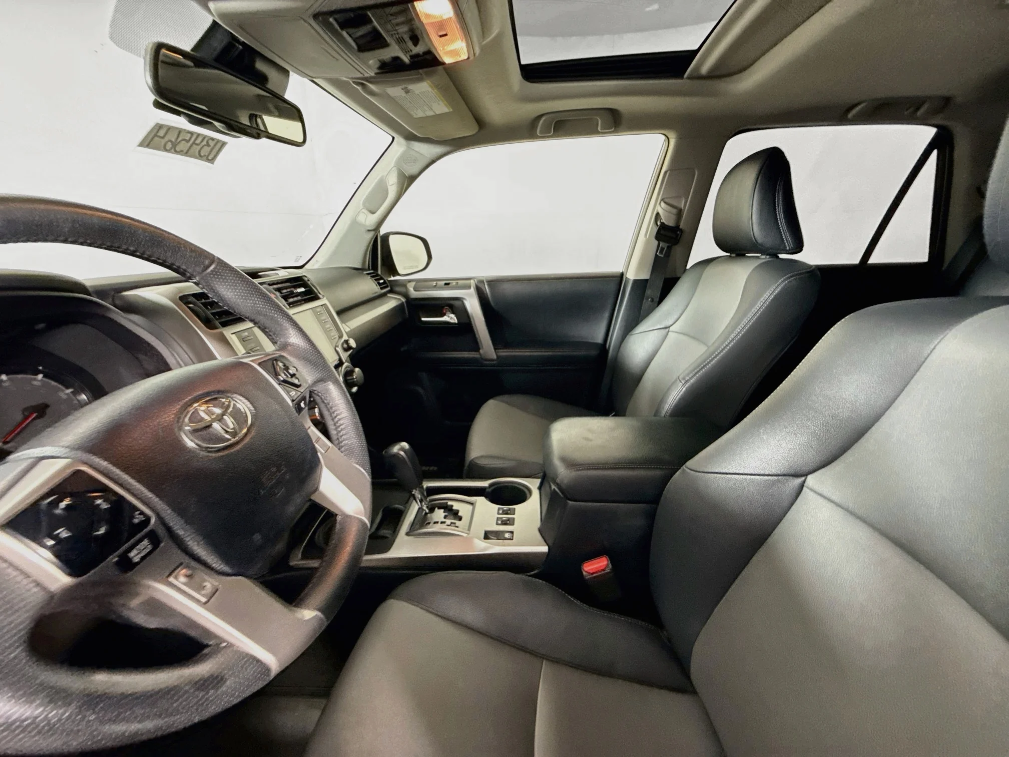 Used 2020 Magnetic Gray Metallic Toyota SR5 Premium image 18