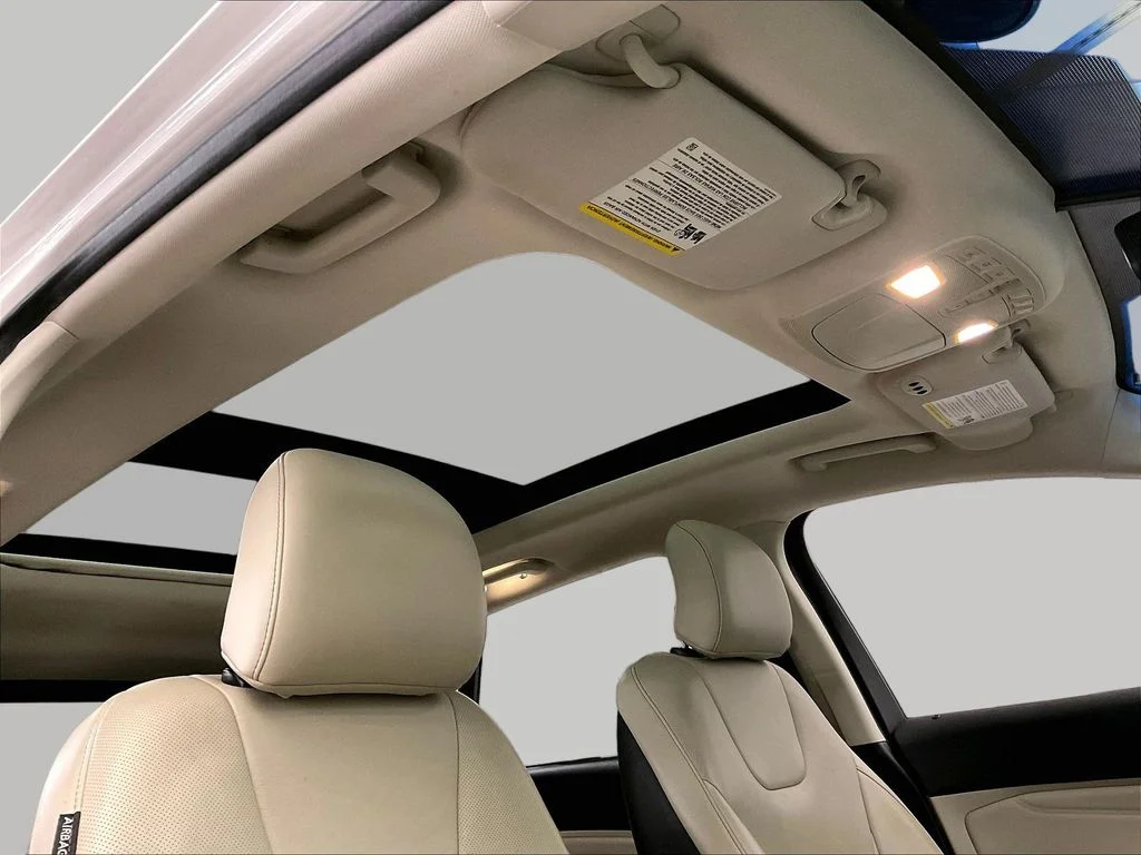Used 2016 White Ford Titanium image 26