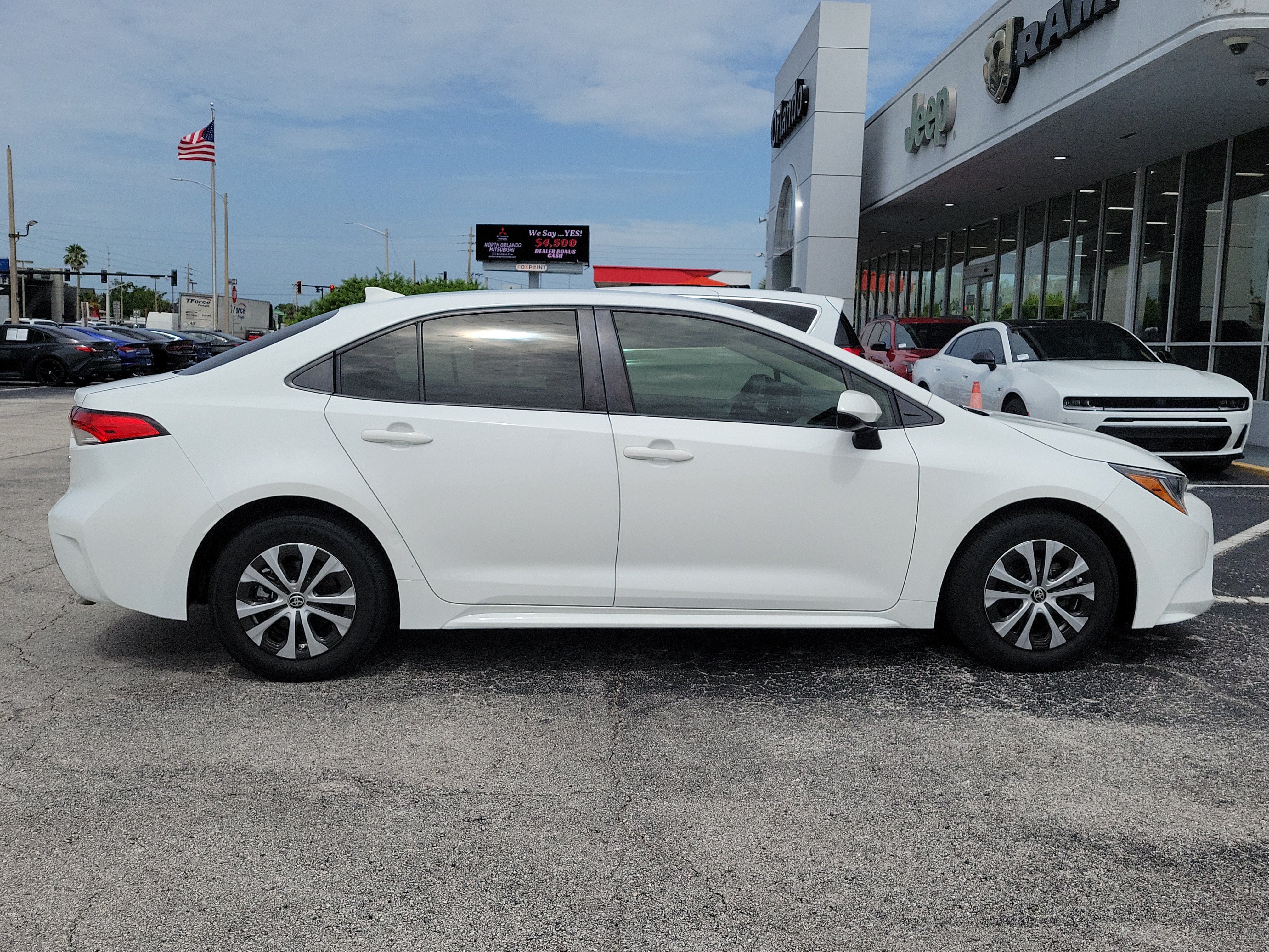 Used 2022 White Toyota Hybrid LE image 8