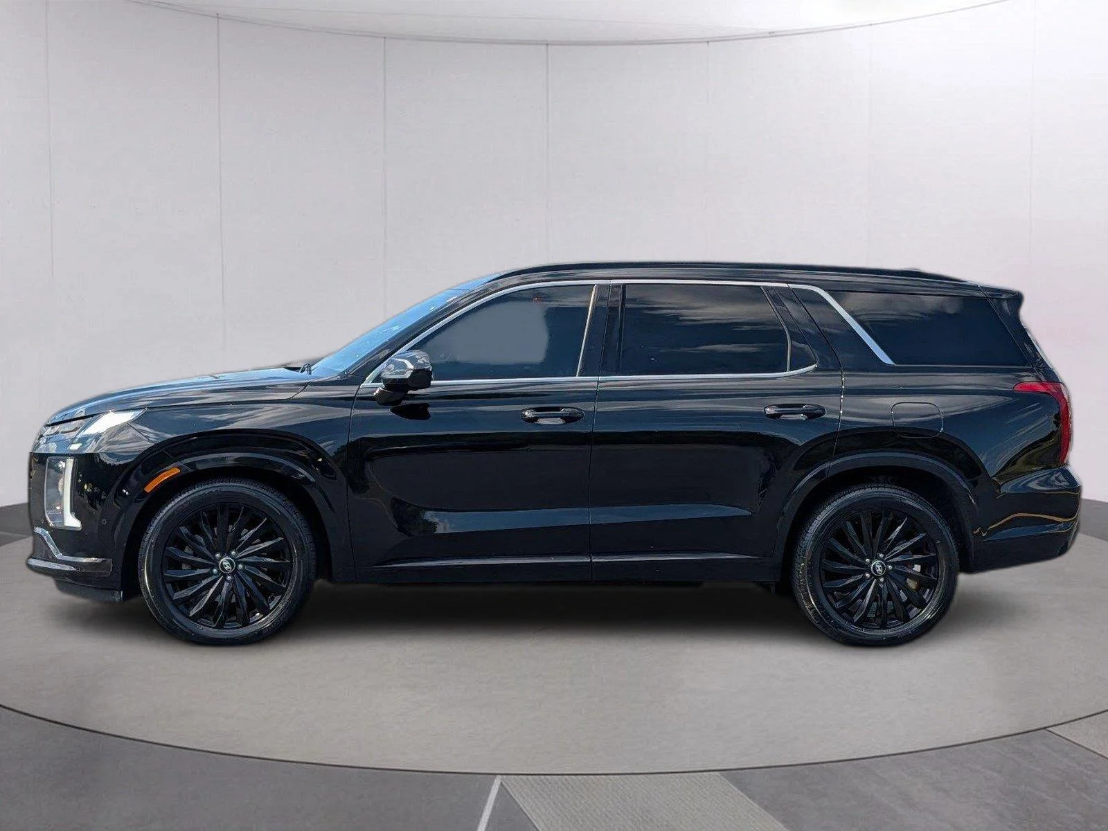 Used 2024 Abyss Black Pearl Hyundai Calligraphy Night Edition image 2
