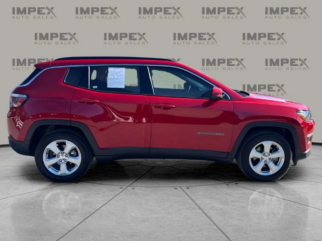 Used 2019 Red Jeep Latitude image 6