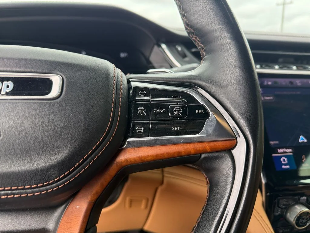 Used 2022 White Jeep Summit image 25