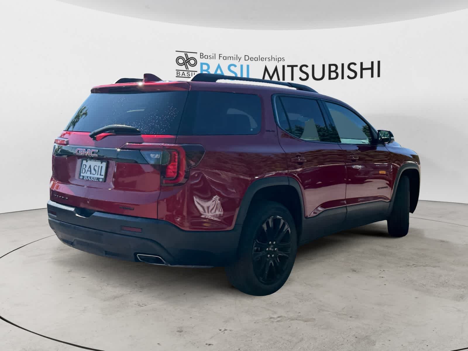 Used 2023 Volcanic Red Tintcoat GMC SLE image 5