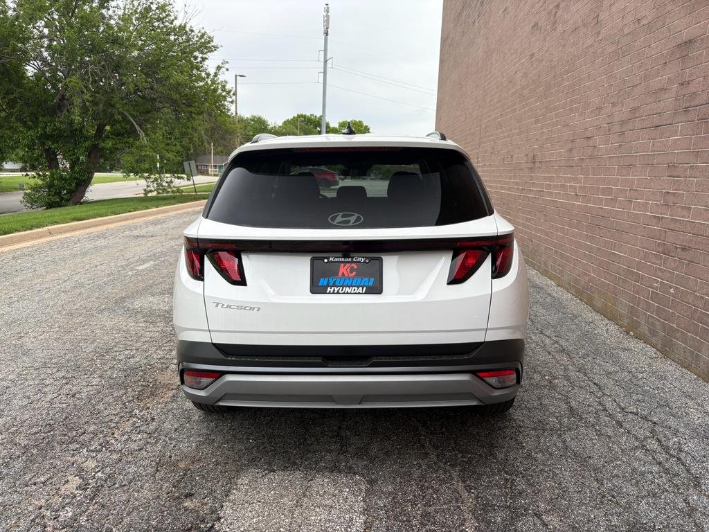 New 2026 Serenity White Pearl Hyundai SEL FWD image 4