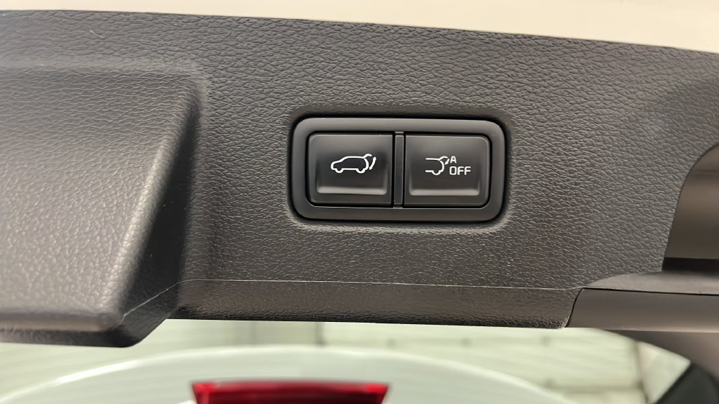 Used 2025 Glacial White Pearl Kia SX X-Line image 33