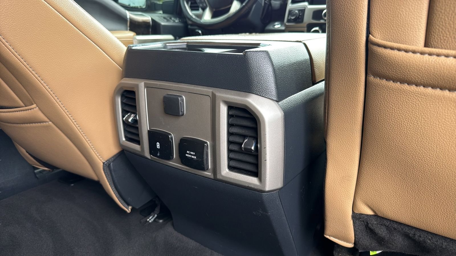 Used 2022 White Ford Lariat image 24