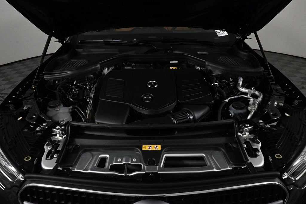 New 2026 Black Mercedes-Benz GLC 300 image 32