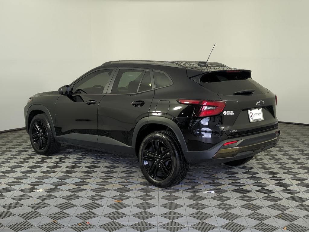 Used 2025 Black Chevrolet ACTIV image 5