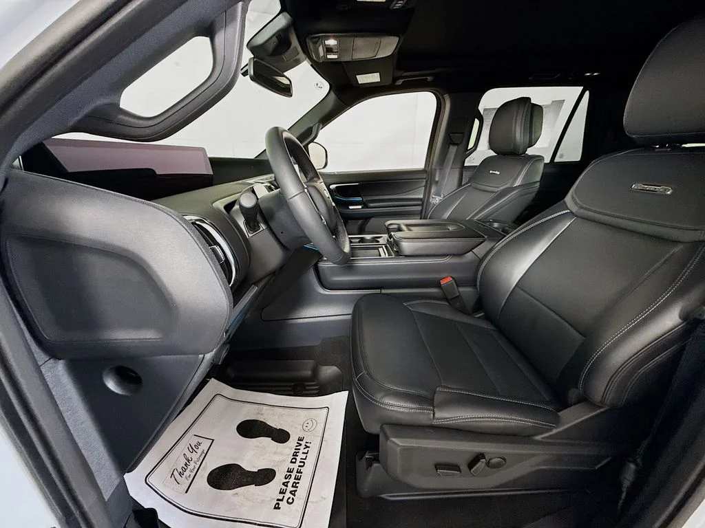 New 2026 Space Silver Metallic Ford MAX Platinum® image 22