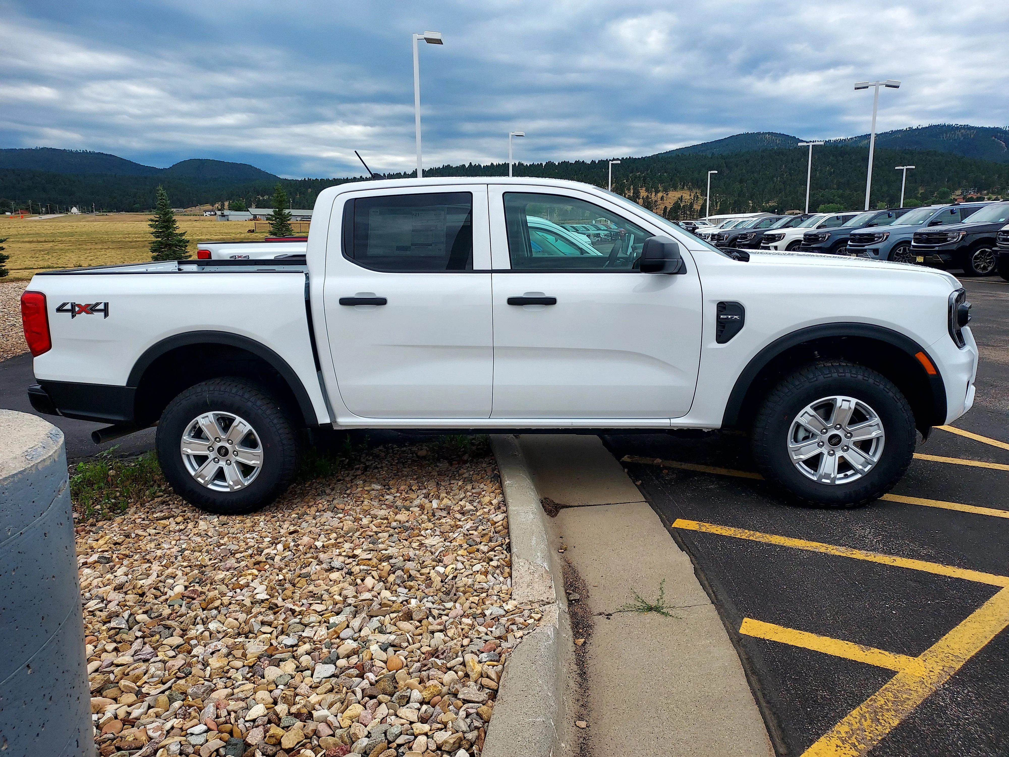 New 2026 Oxford White Ford XL image 10