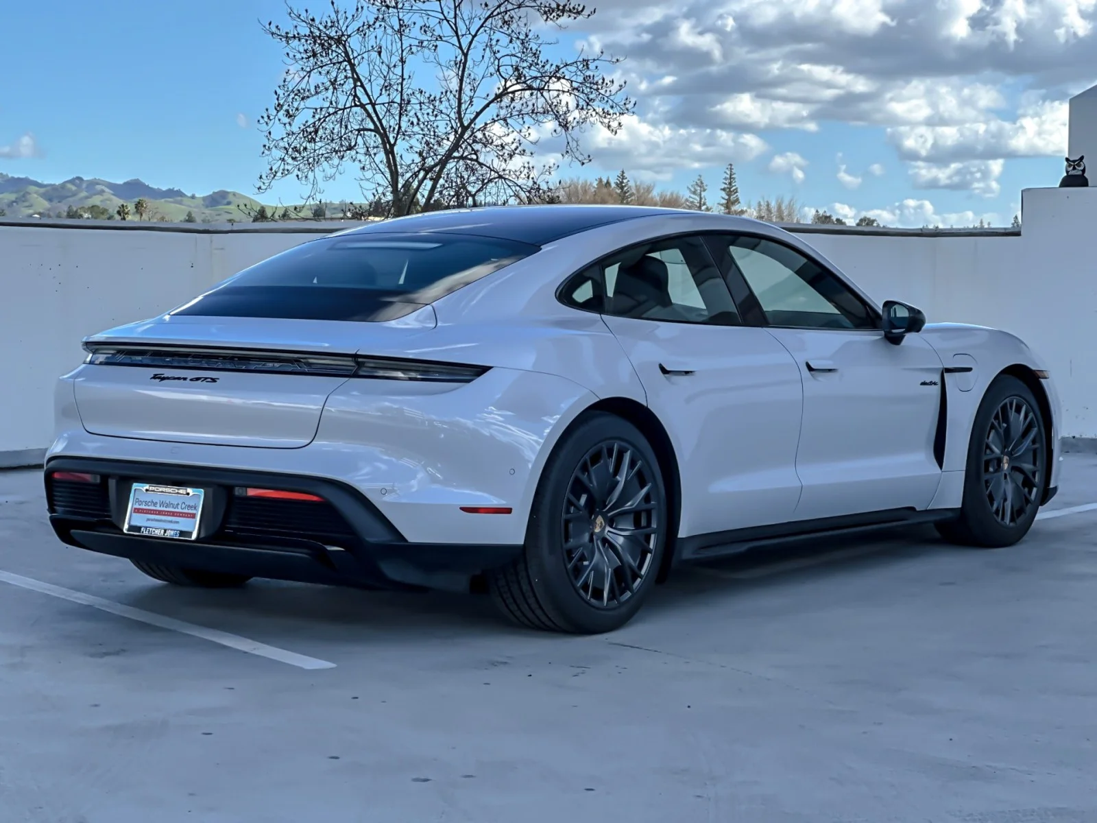 2026 Porsche Taycan GTS - Photo 8