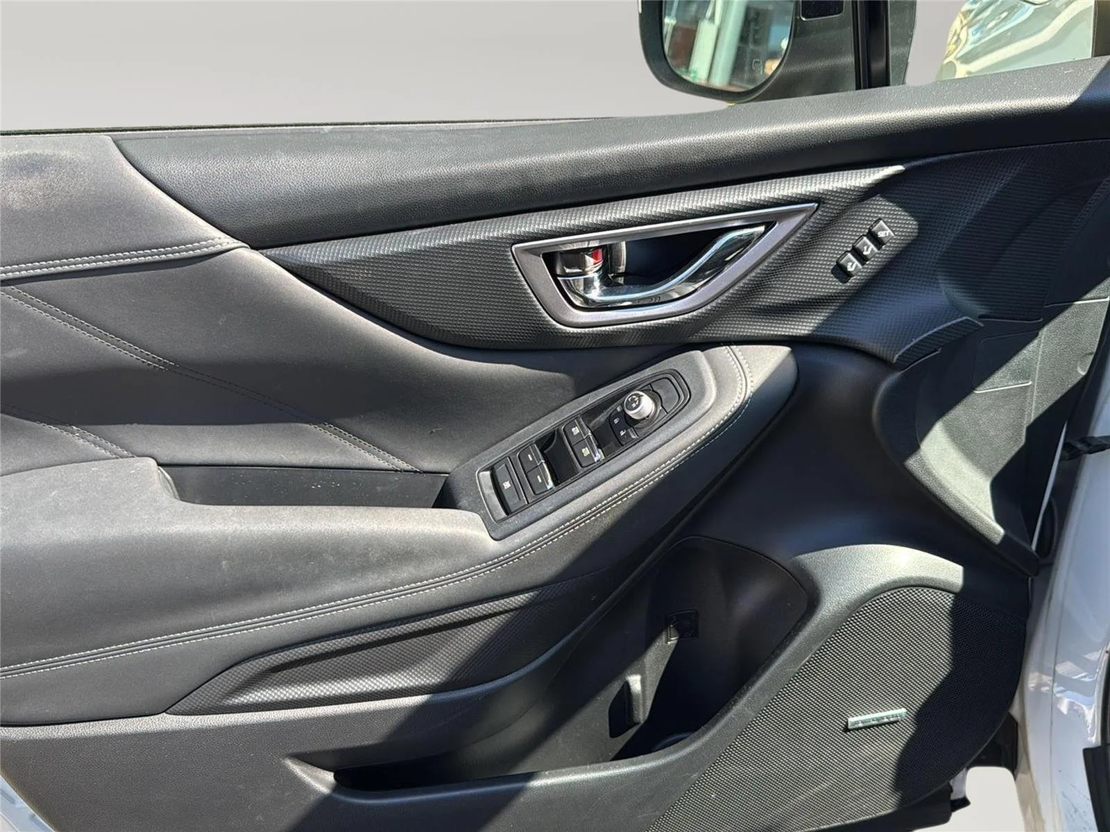 Used 2022 Crystal White Pearl Subaru Touring image 10