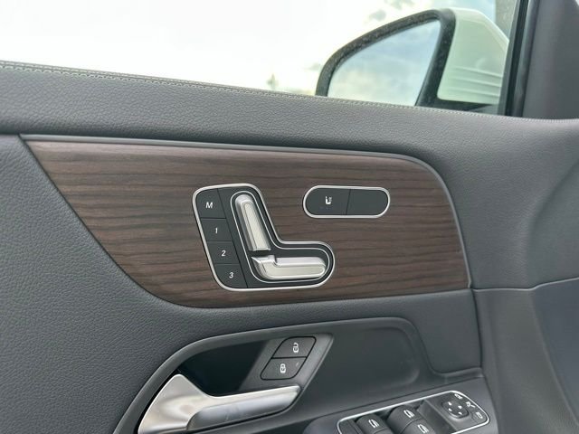 New 2026 Polar White Mercedes-Benz GLA 250 image 13