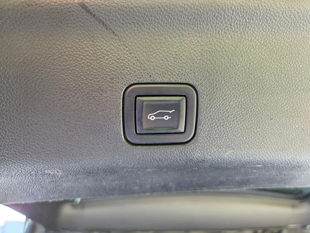 Used 2023 Black GMC Denali Ultimate image 27