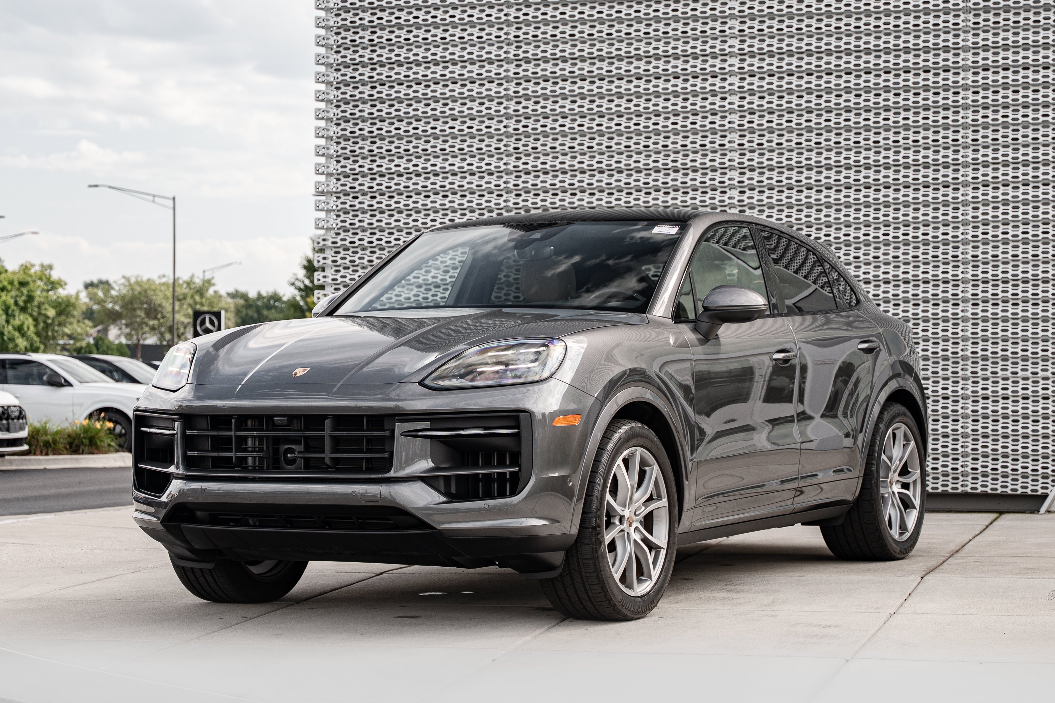Used 2025 Arctic Gray Porsche Base image 7