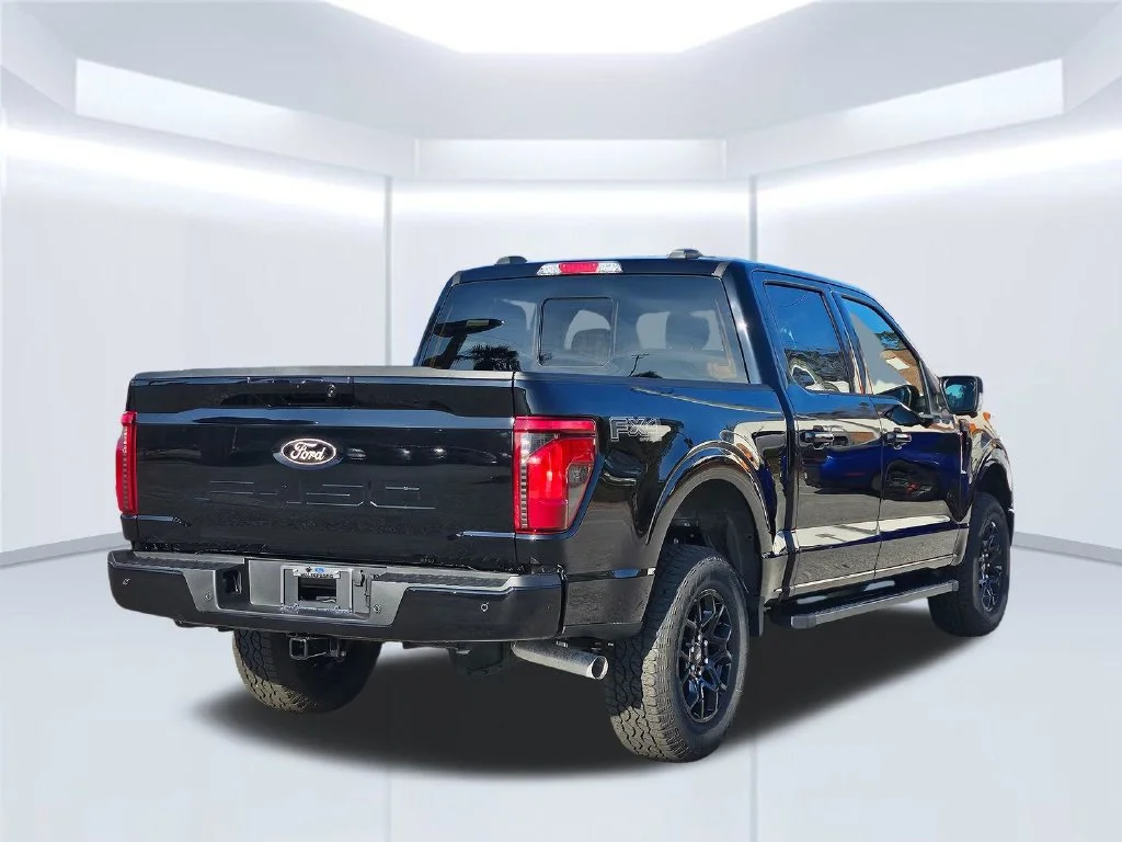New 2026 Agate Black Metallic Ford XLT image 27