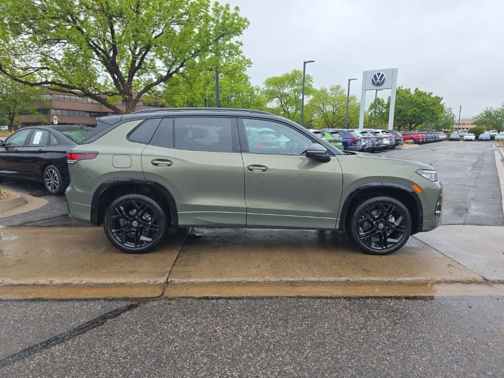 New 2026 Avocado Green w/Deep Black Roof Volkswagen 2.0T SE R-Line Black image 6