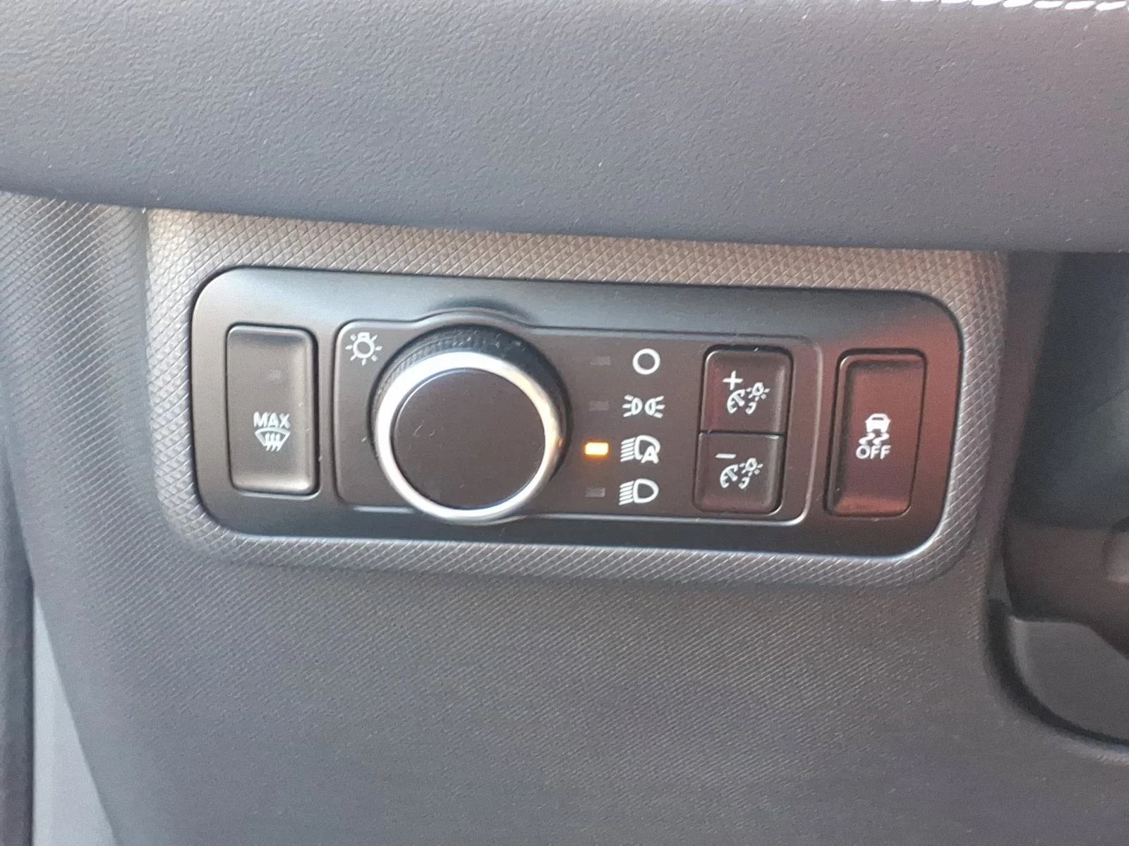 Used 2023 White Metallic Ford Premium image 16